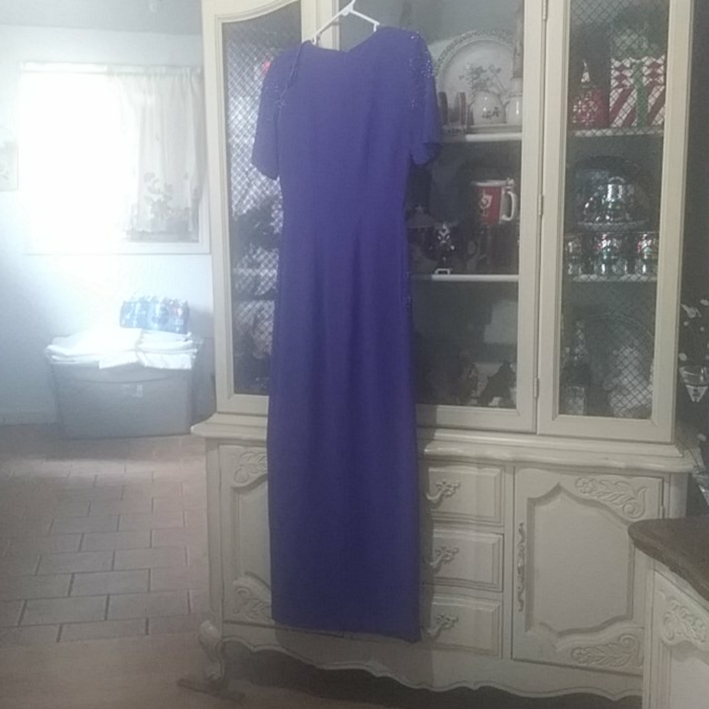 Dress - Picture 3 of 5